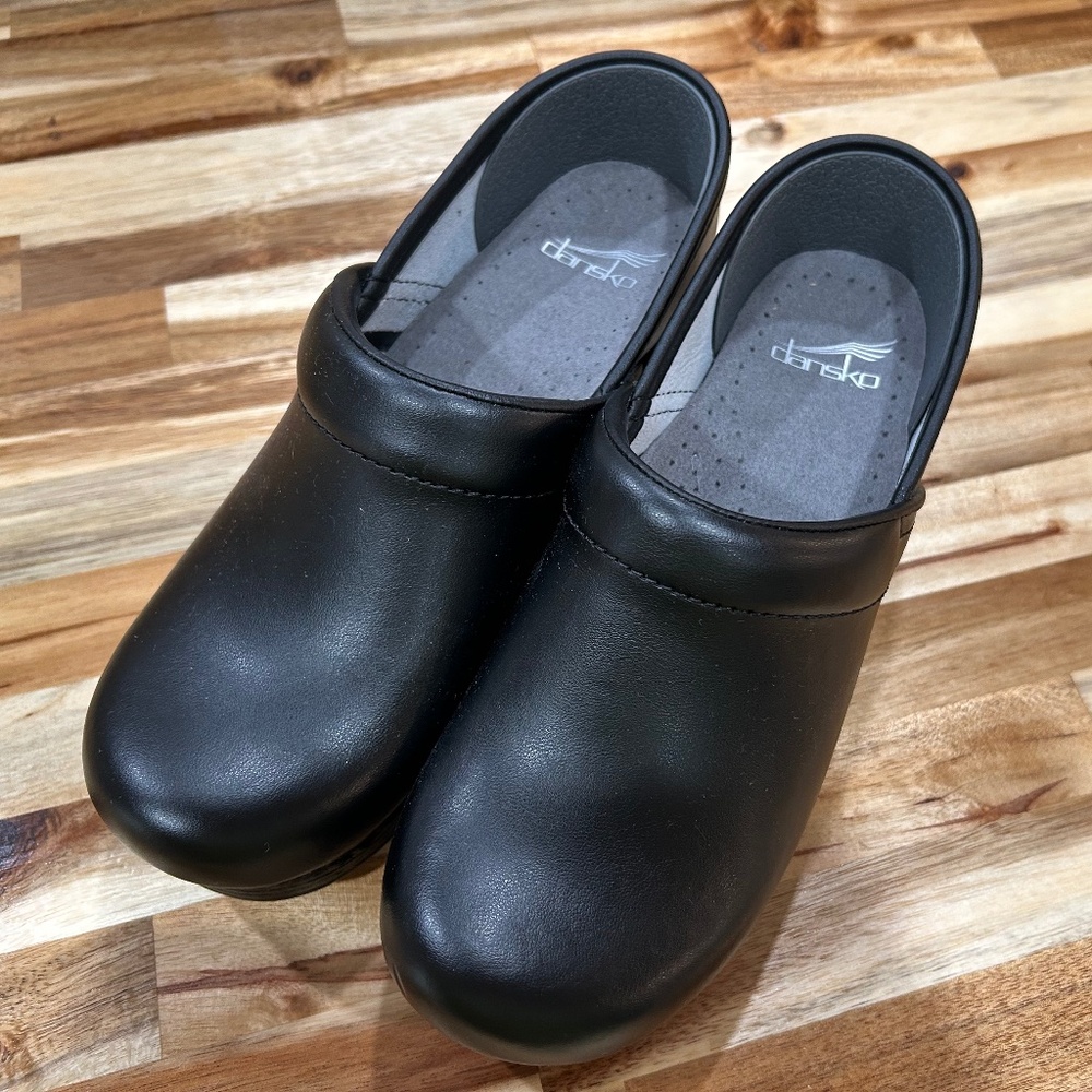 Dansko 37 Never Worn